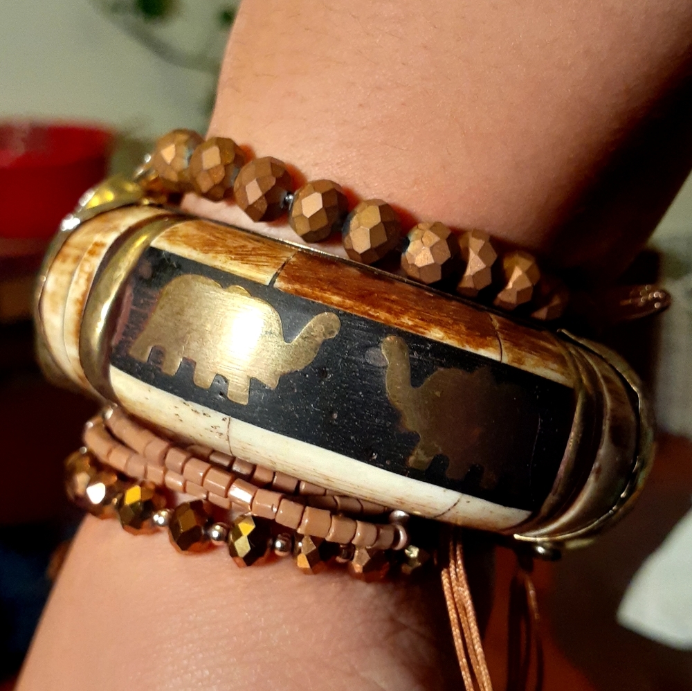 SALE💗indian Bone Cuff W/ Jasper Stone - Picture 3 of 12